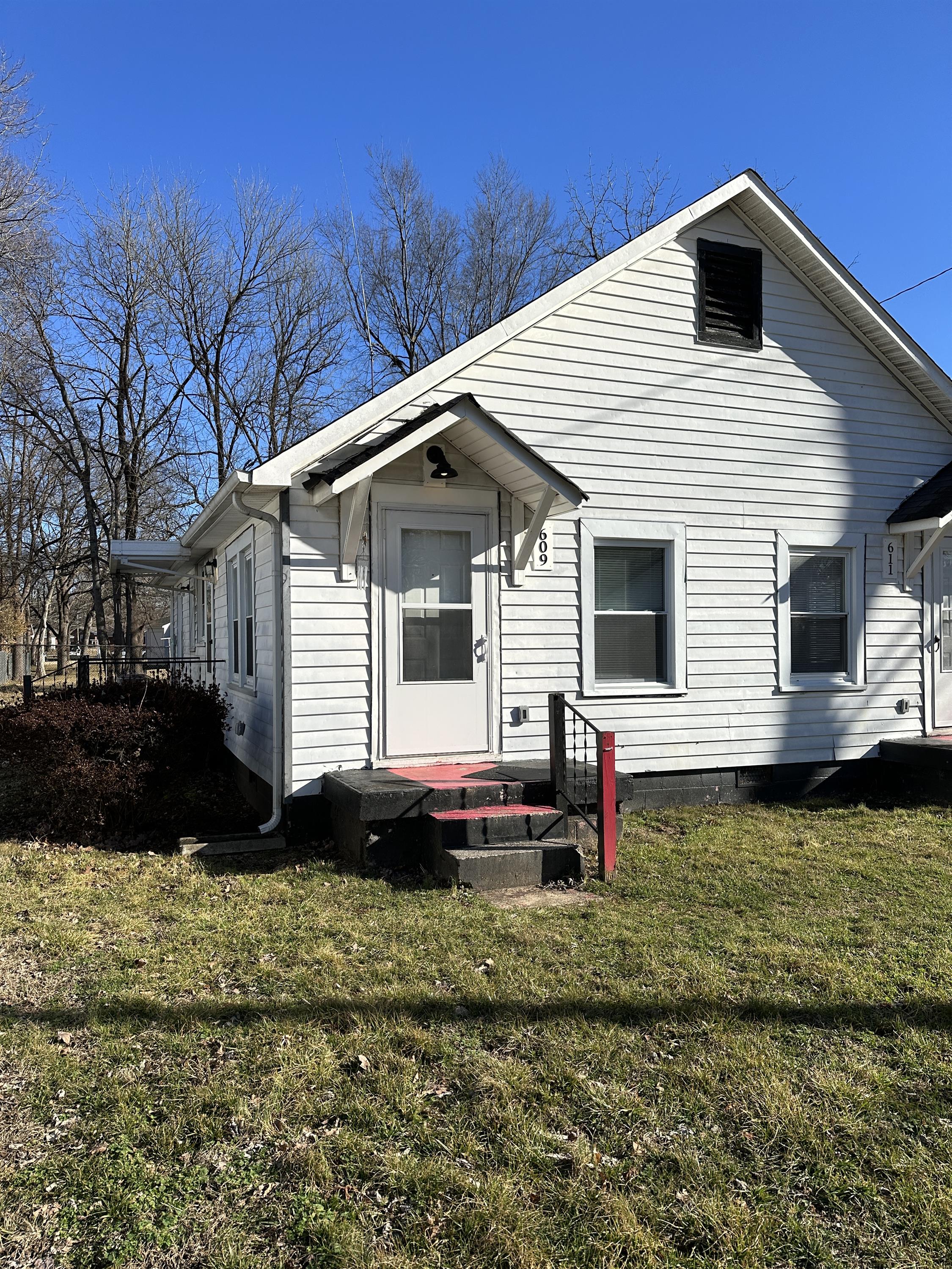 609 Carver Avenue
